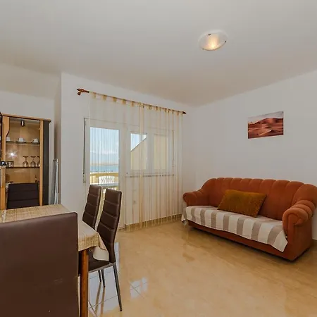 Apartmen Lacic Apartment *